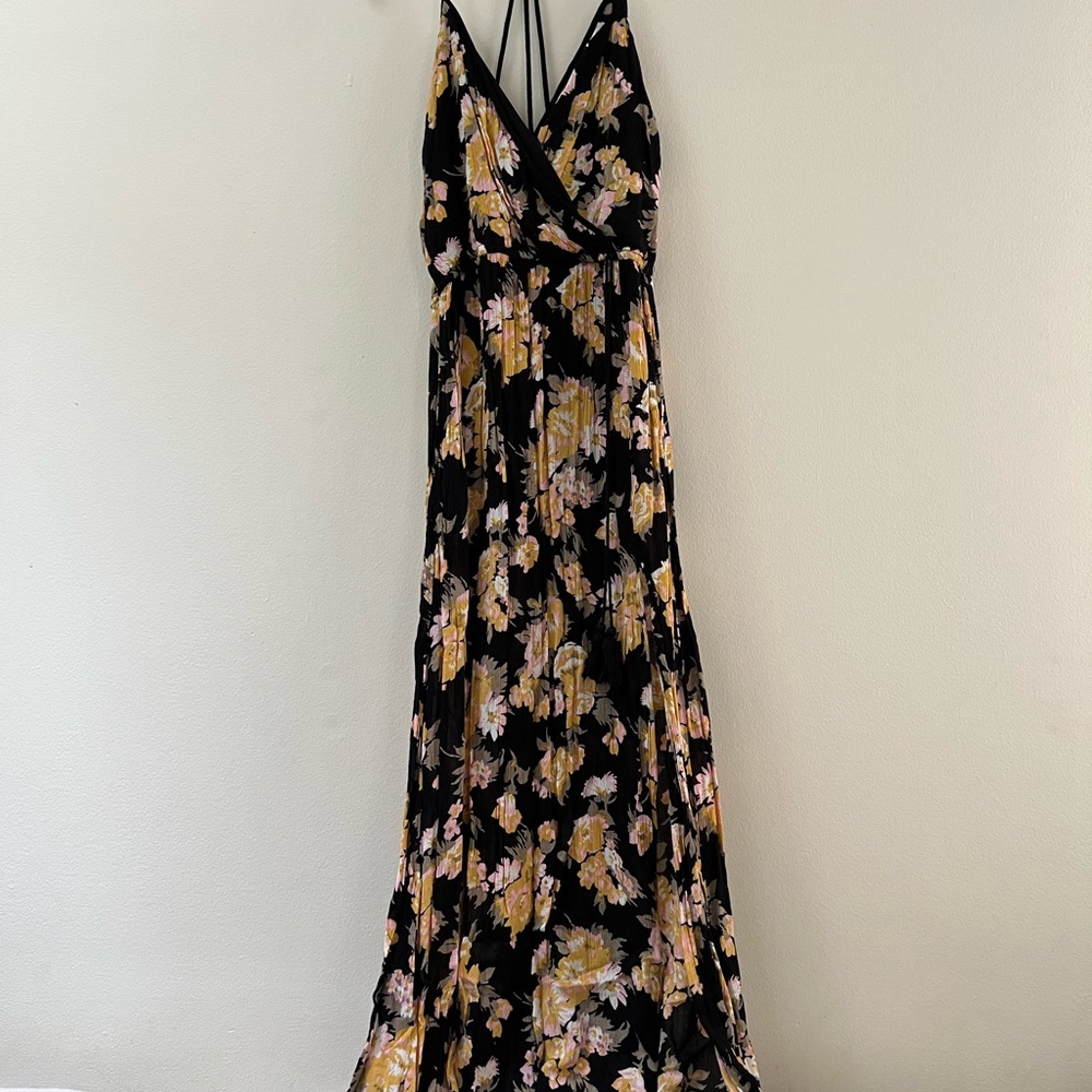Floral maxi dress with leg slit